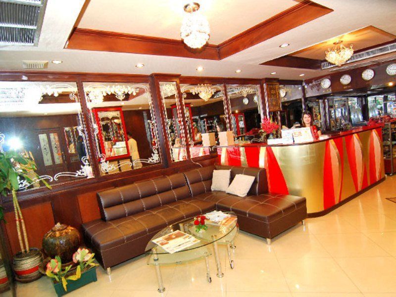 Lucky Palace Hotel Бангкок Екстер'єр фото